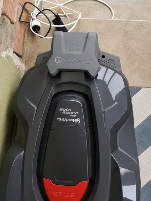 Чисто нова робот-косачка Husqvarna Automower 420 (Пълен комплект)