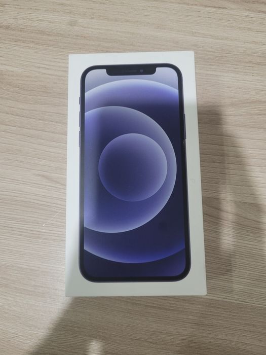 Продам Iphone 12