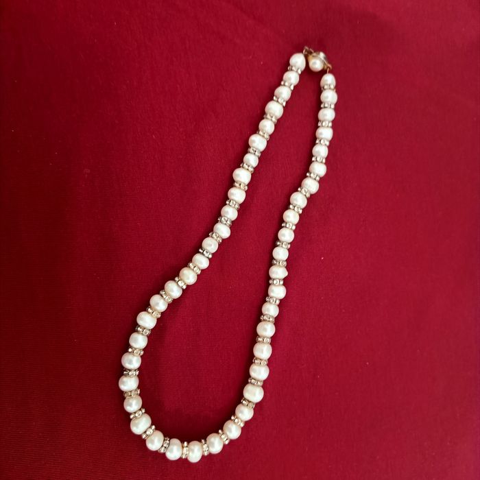 Бусы разные смотрите фото