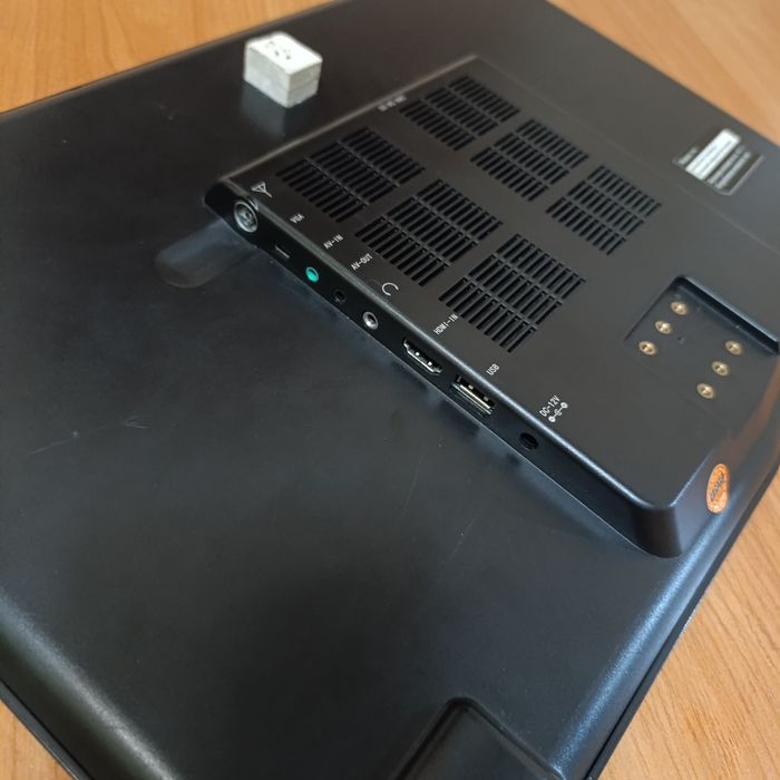 Цветной жк-телевизор