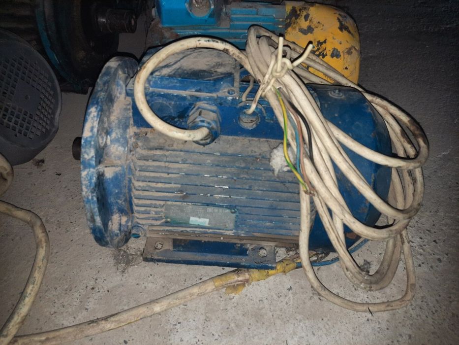 Matorlar sotiladi. 23 dona hammasi ishchi holatda narxi 3mlndan 5mlnga