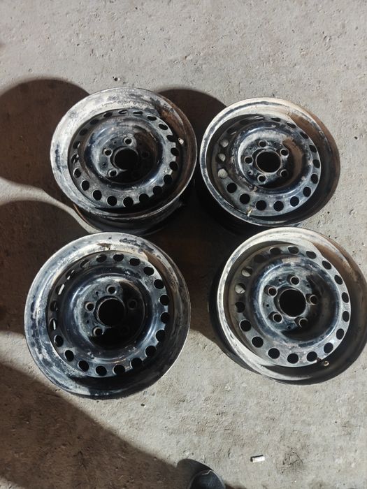 диски R14 ( подходят на мерсы ) 5дырок