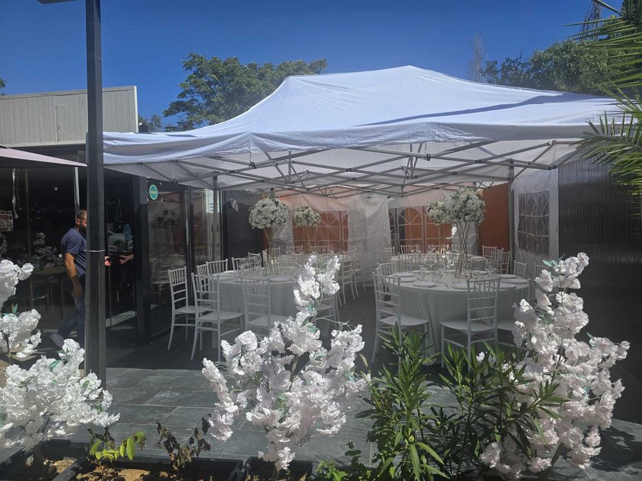 Corturi , Scaune chiavari ,mese rotunde de inchiriat pt evenimente