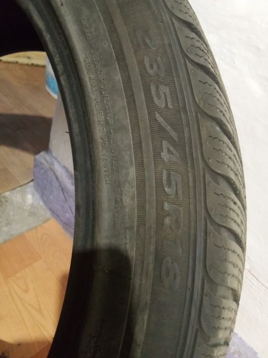 Продам Зимние Шины 235/45/18
