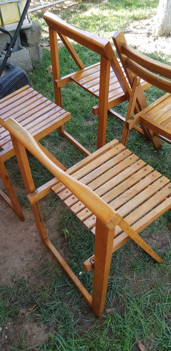 Vand scaune de lemn, rabatabile