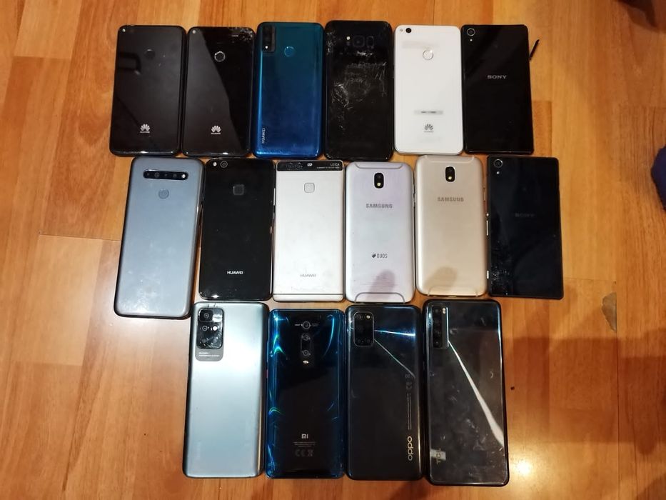 Telefoane ieftine defecte pentru piese sau reciclat