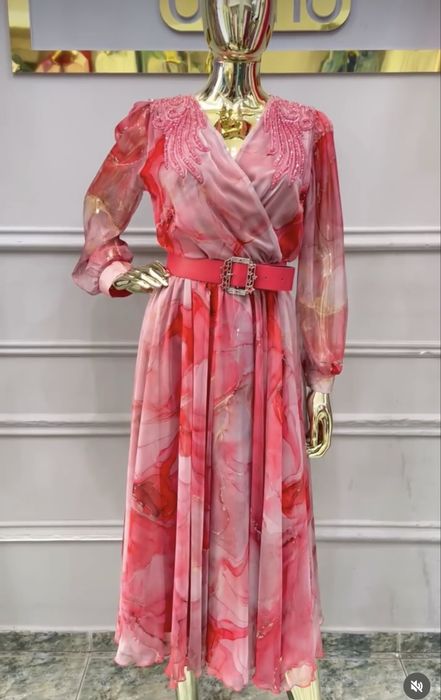 Платье нарядное.