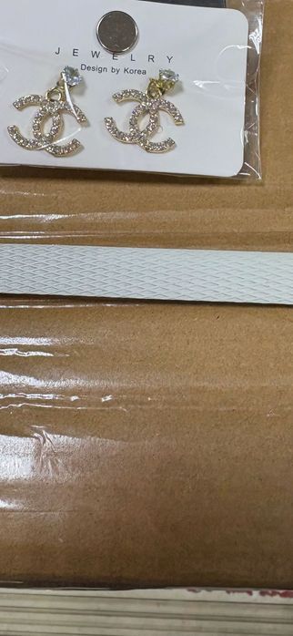 Обици и брошка Chanel с камъни