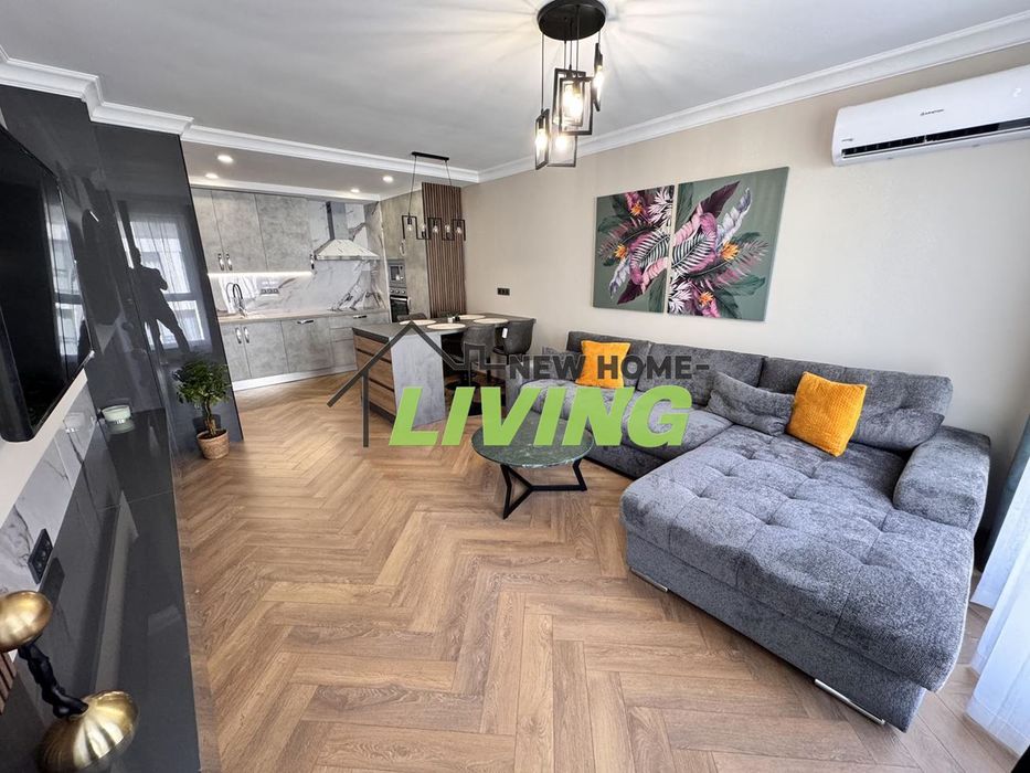 Продава се Двустаен апартамент в Пловдив, Остромила - 70 кв.м за 2015 €/кв.м - Снимка #1