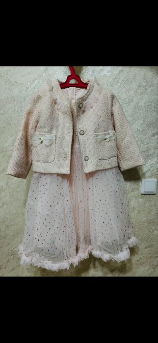 Продам 3 разных платья для девочек