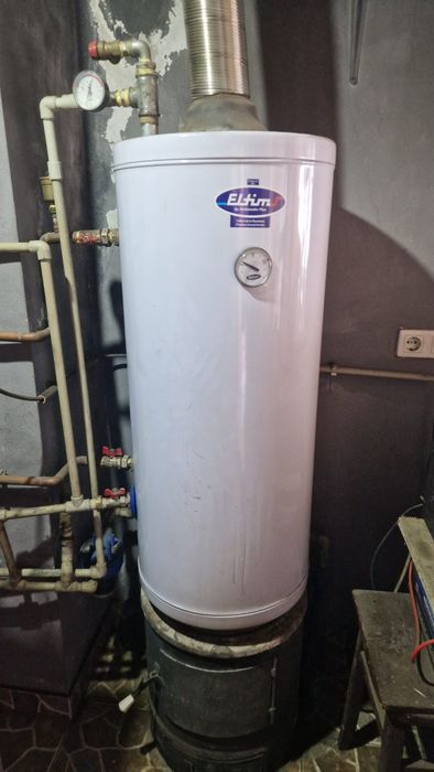 Vând boiler pe lemne și electric
