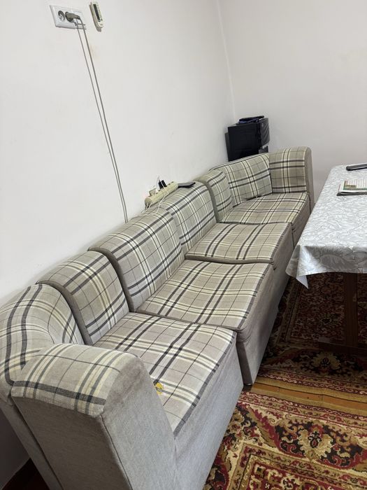 Продаю уголок в хорошим состояние