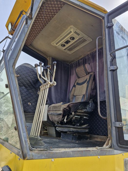 Продам автогрейдер XCMG 215G