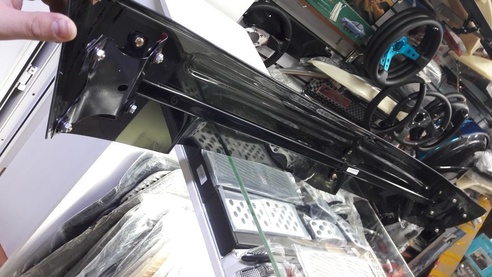 Козырек лобового стекла