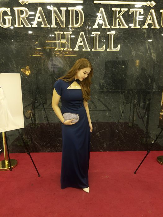 Платья вечерная атлас