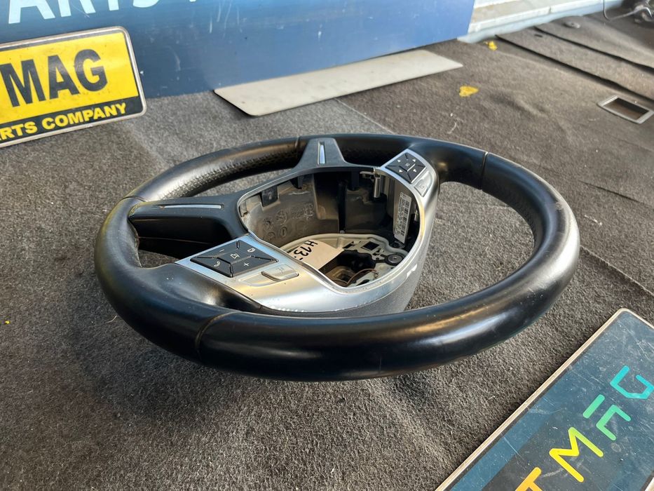 Волан Mercedes-Benz C-Class 204 ном 137