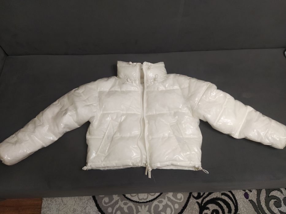 Продам пуховик укороченный