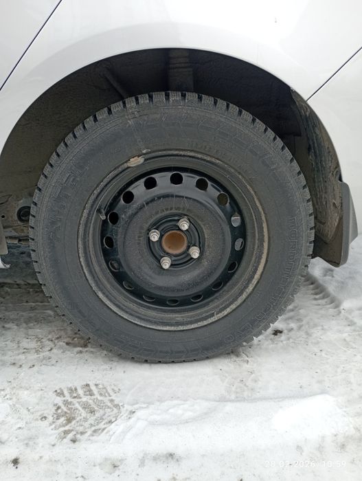 Продам комплект дисков с пакрышками