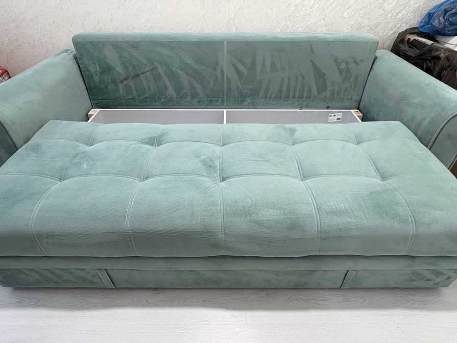 Срочно продам диван