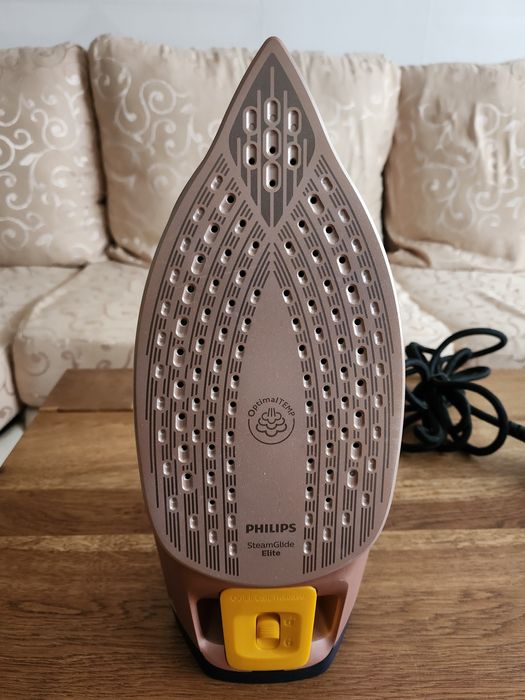 Ютия Philips Azur 8000 DST8050/20