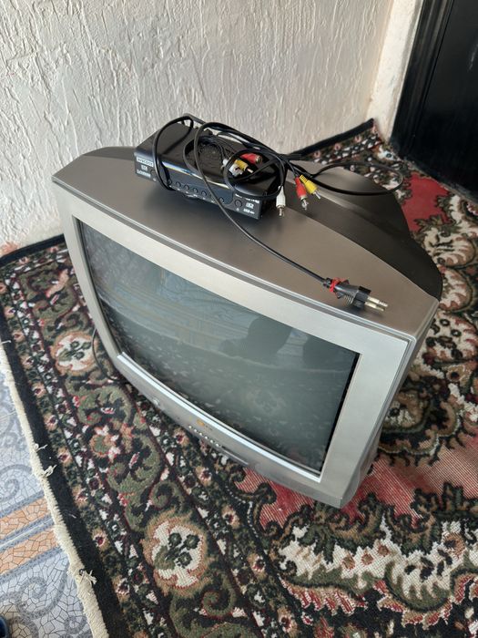 Телевизор LG полностью рабочий