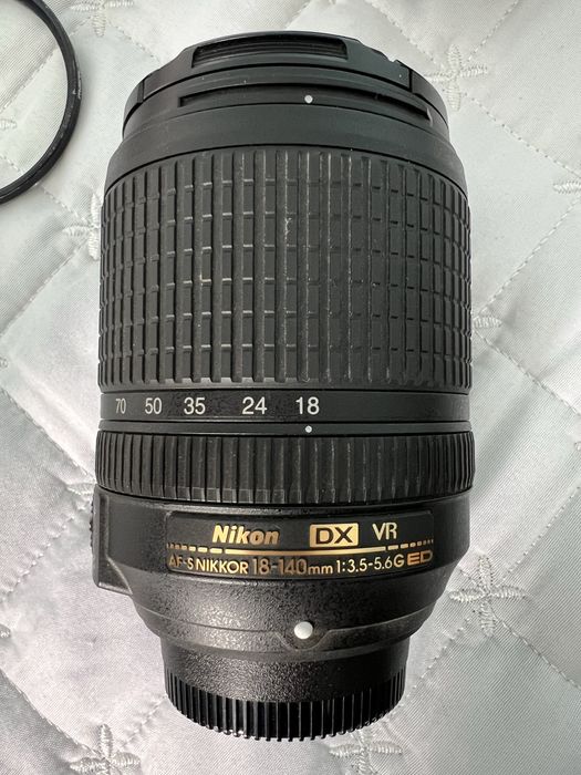 Nikon D7500 + 3 обектива ,3 батерии ,3 филтъра ,2 зарядни