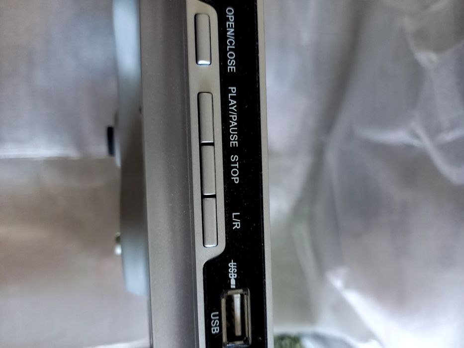 Продавам DVD  player HYUNDAI