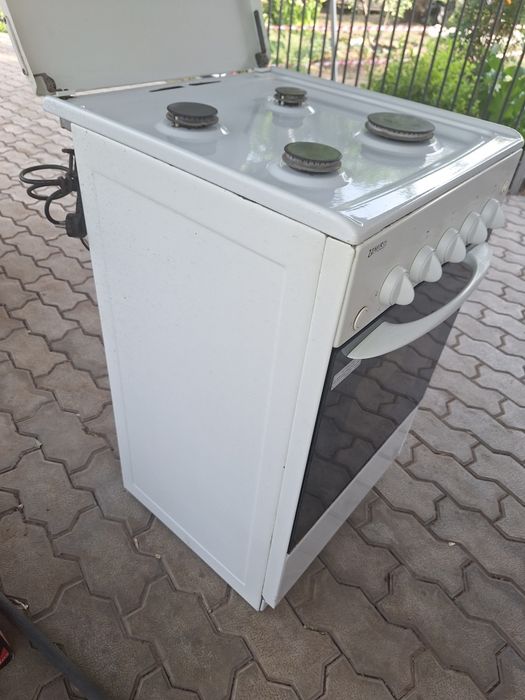 Продам газовая плита zanussi