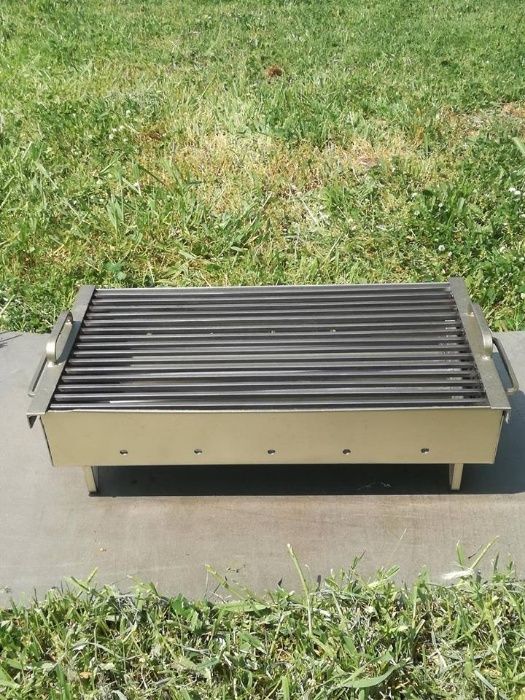 Ръчно изработено барбекю за дървени въглища