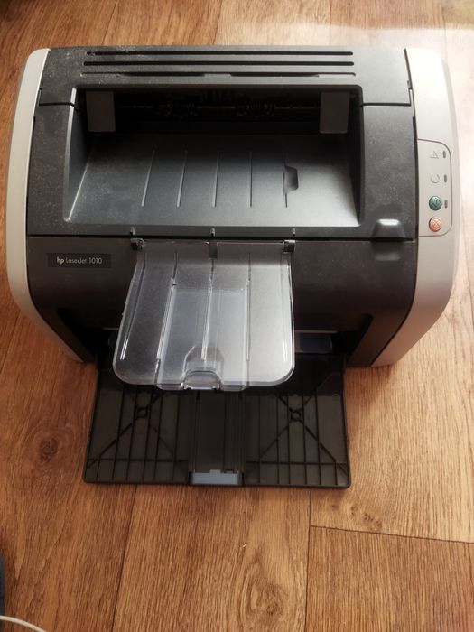 Продам принтер HP laserJet 1010