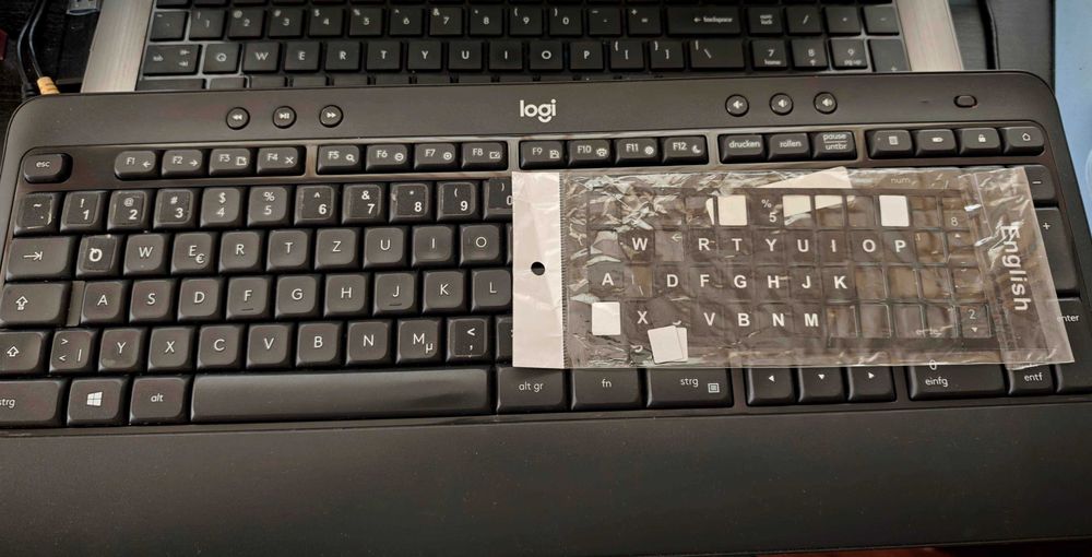 Продавам безжична клавиатура-Logitech К540