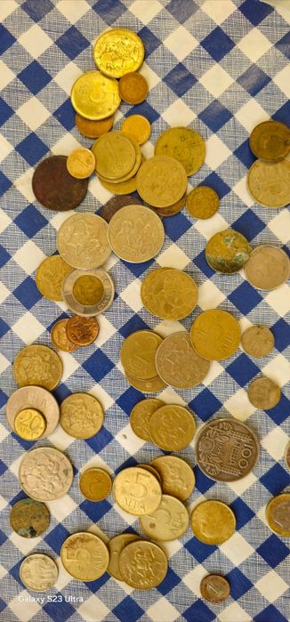 Стари банкноти и монети