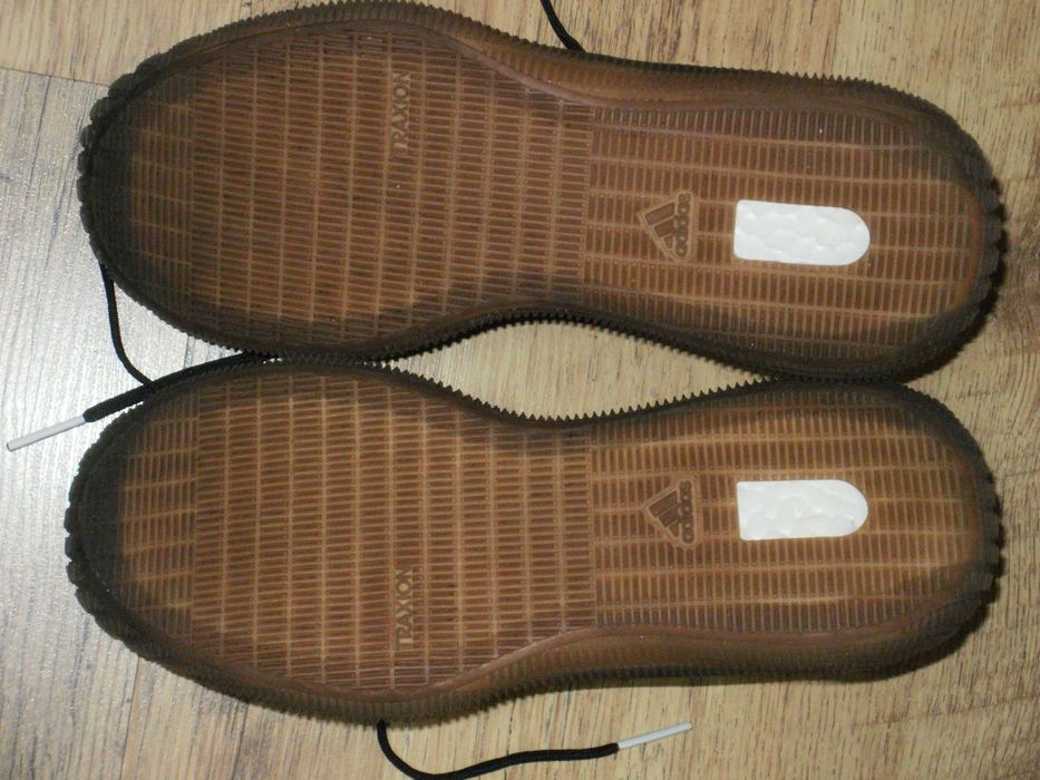 ADIDAS юношески оригинални маратонки 39.5