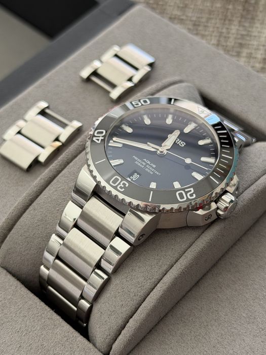 Автоматичен часовник Oris Aquis Date 39.5mm