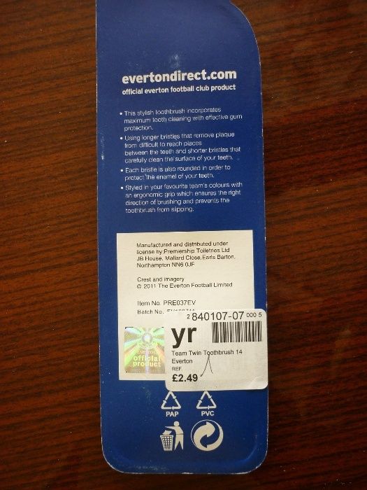 Четки за зъби и самобръсначки на футболен клуб Евертън Англия