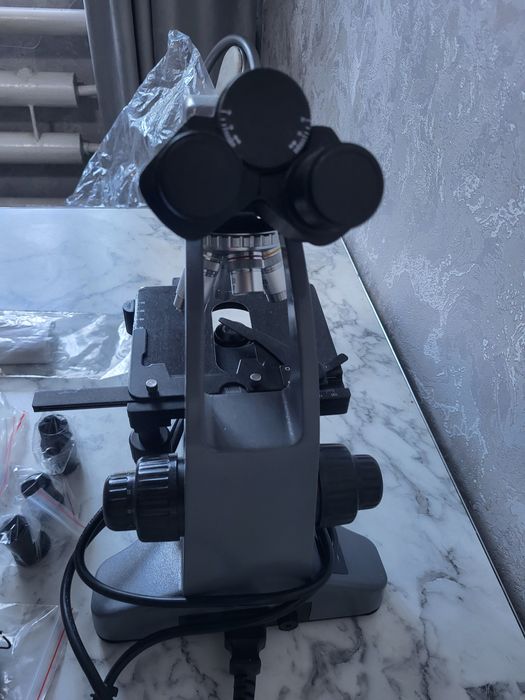 Микроскоп Levenhuk