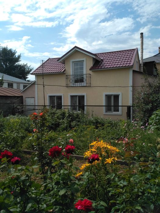 Сдам 2-этажный коттедж