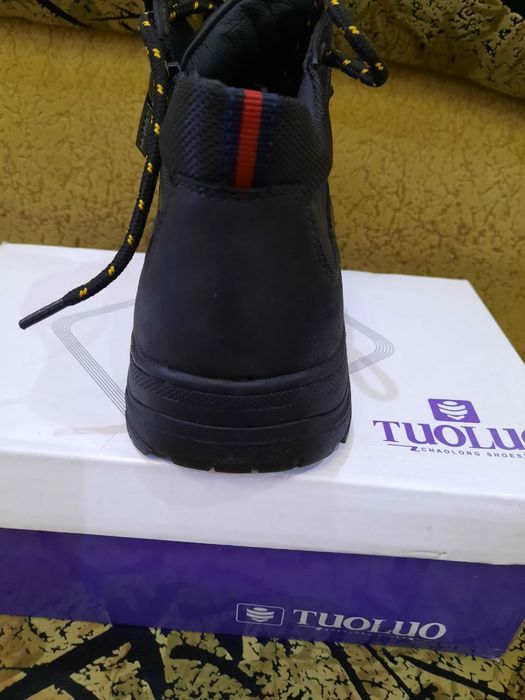 Новые  кроссовки