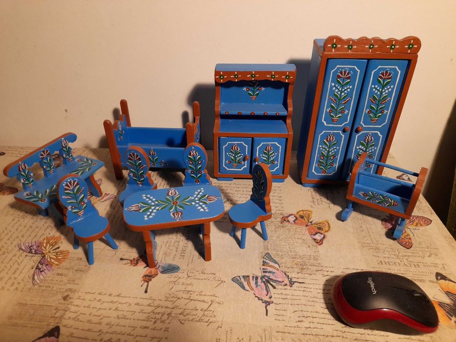 Set jucarii mobilier din lemn, pictate