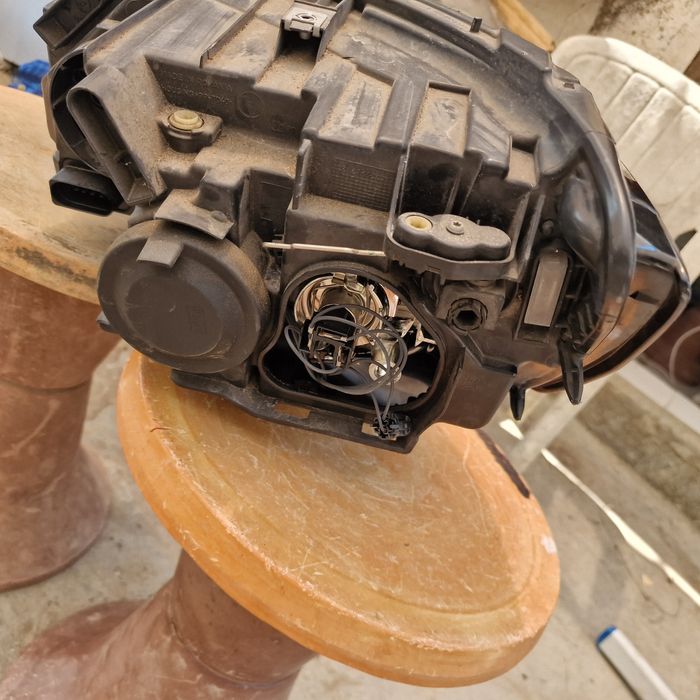 VW T6 десен фар 2017