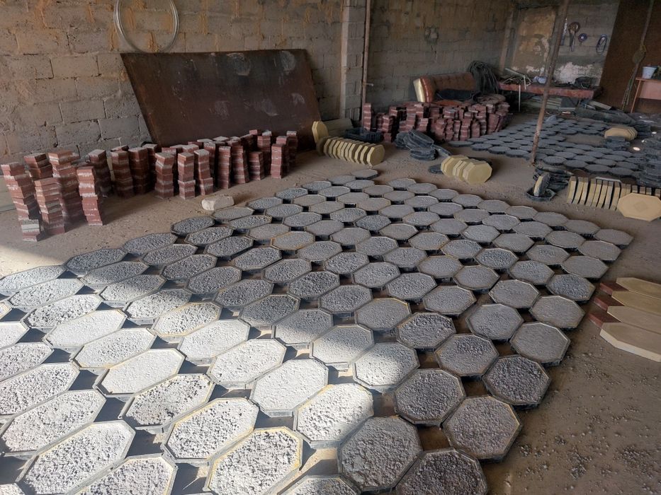 Брусчатка и бордюр