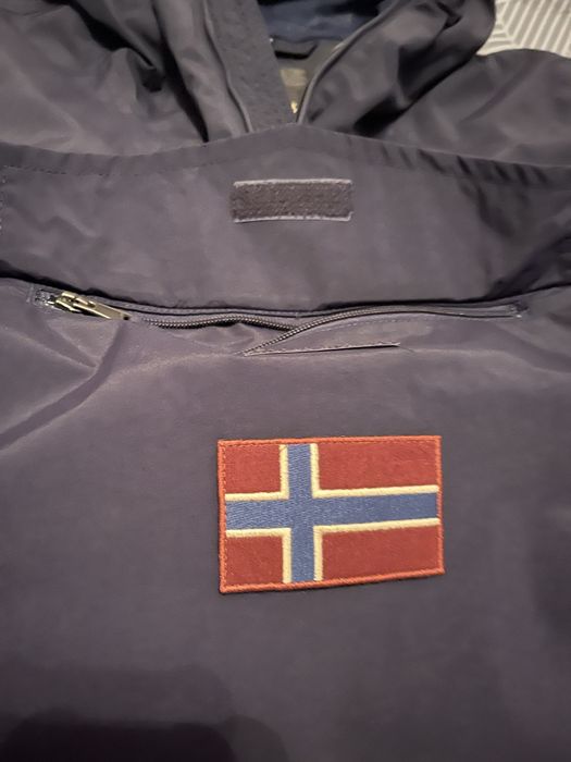 Напапири (napapijri) яке синьо