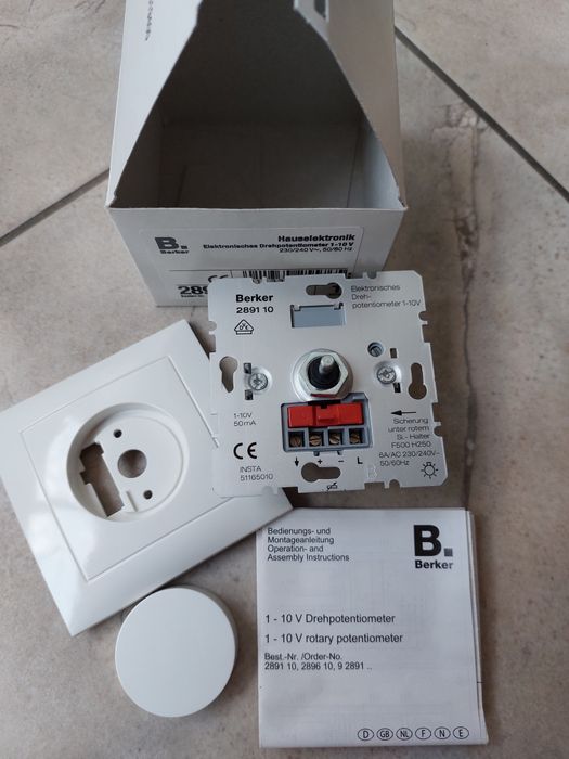 Dimmer 1-10V, 105w, marca Berker