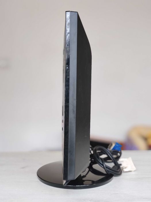 Монитор Samsung Syncmaster 2253 BW