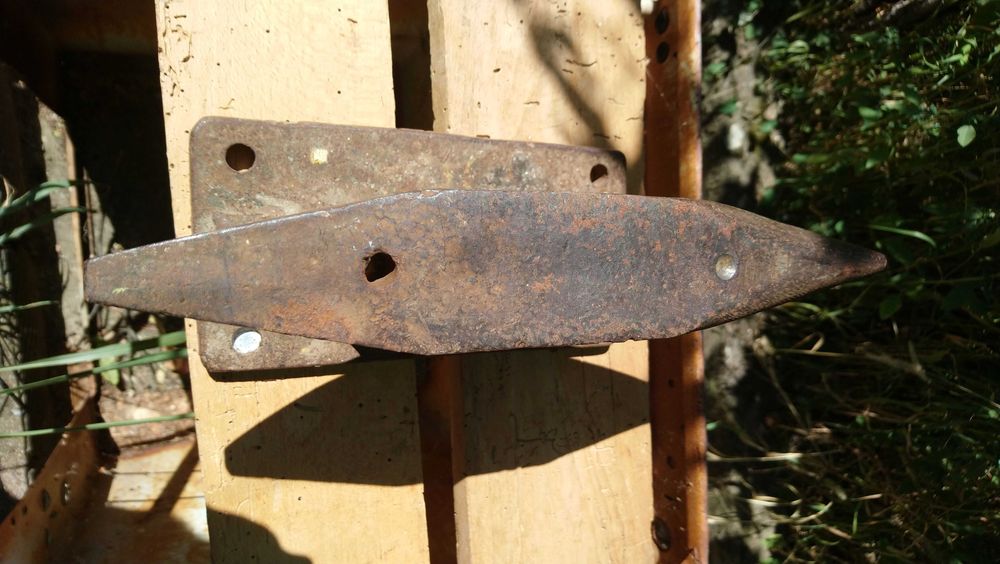 Стара стоманена наковалня.