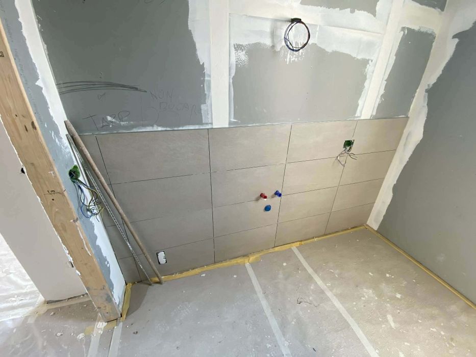 Renovari bai si bucatarii ,gresie/faianta