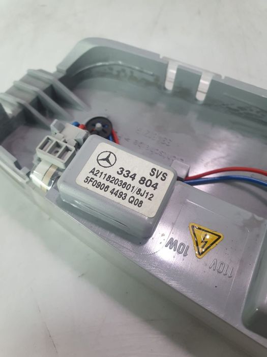 Plafoniera dreapta spate A2118203601 Mercedes-Benz E-Class W211 [face