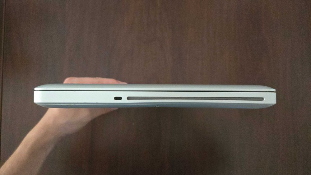 MacBook Pro 13 - Early 2011 - Intel i7