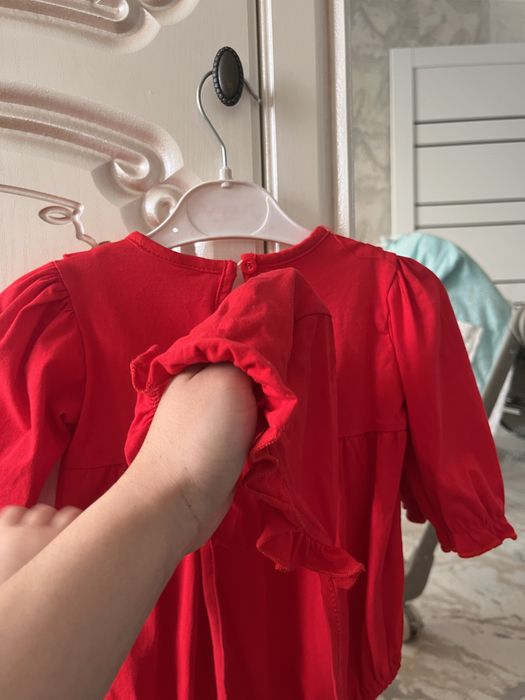 Продам десткое красивое платье боди