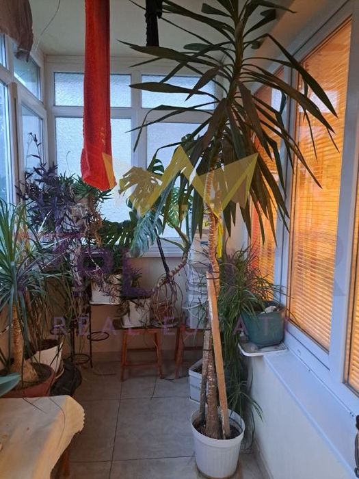 Продава се Четиристаен апартамент в Варна, Възраждане 1 - 100 кв.м за 1173 €/кв.м - Снимка #12